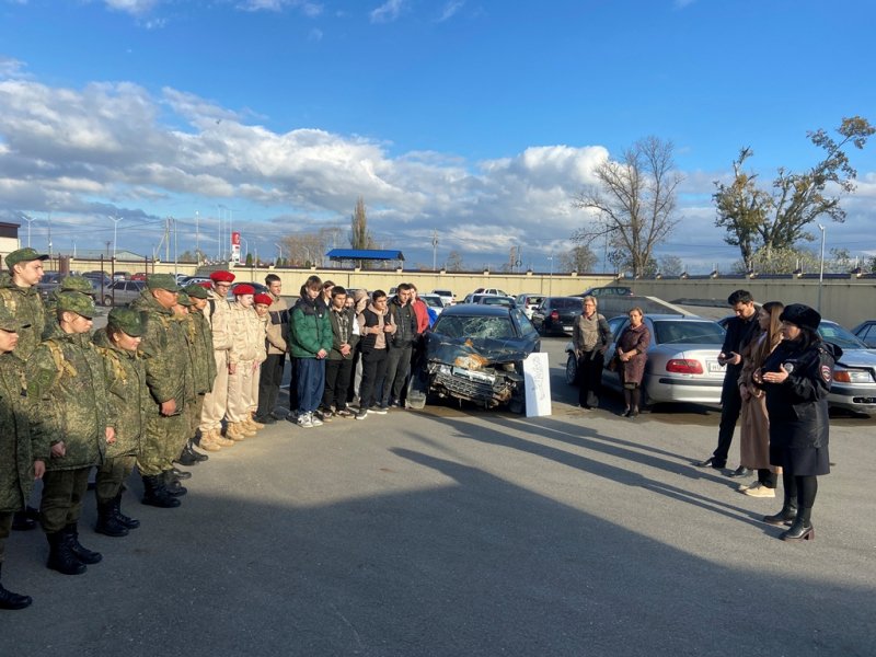 Несколько десятков подростков Кабардино-Балкарии стали участниками выставки «Галерея разбитых судеб»