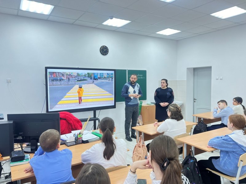 Для школьников Кабардино-Балкарии состоялись обучающие видеоуроки «Правила перехода»