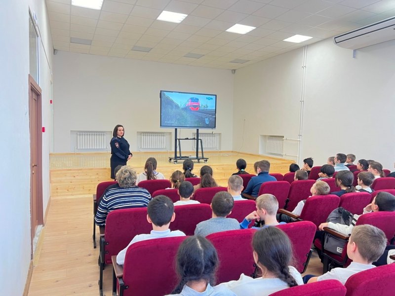 Кинолектории по ПДД, с подробным разбором дорожных ситуаций, состоялись для школьников Кабардино-Балкарии